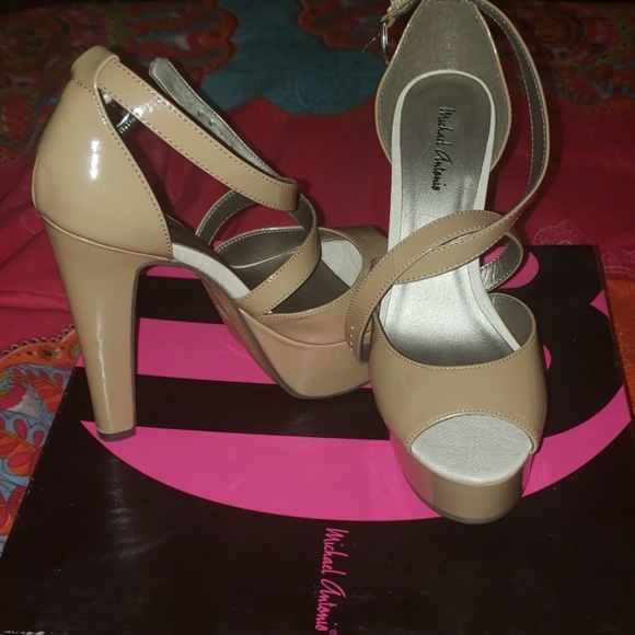 Nude Patent Pump - Picture 1 of 4